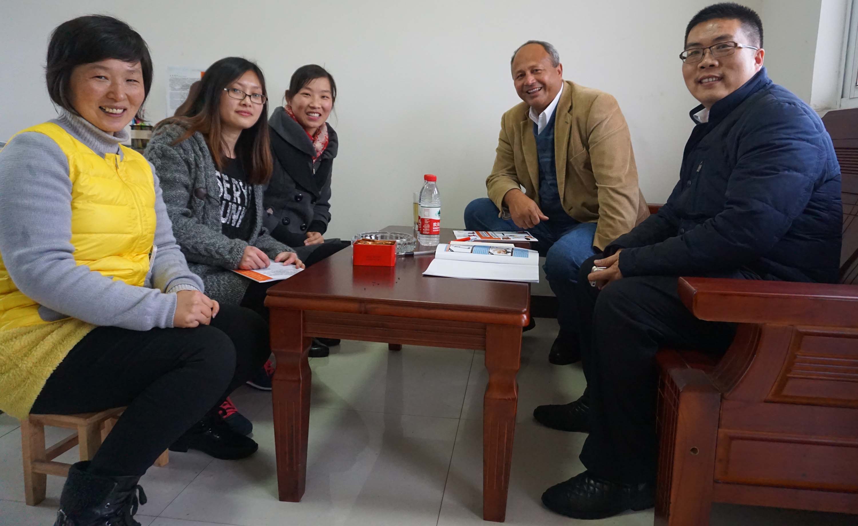 新西蘭客戶購買液壓升降機500KG14M 新西蘭客戶購買液壓升降機500KG14M